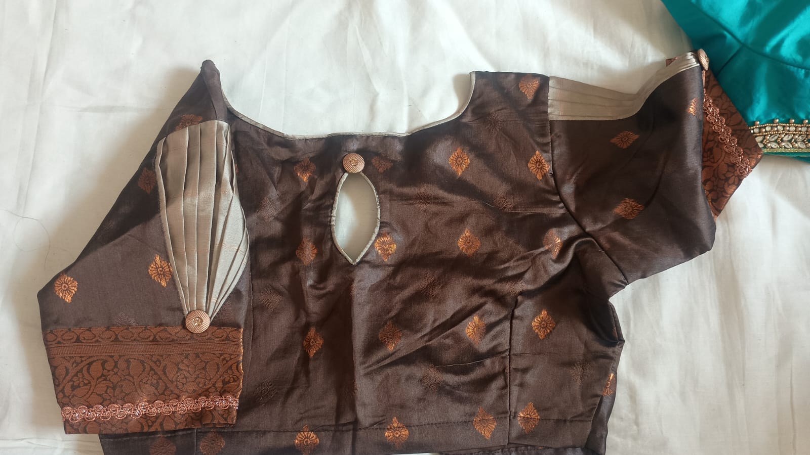 DESIGNER BLOUSE STITCHING