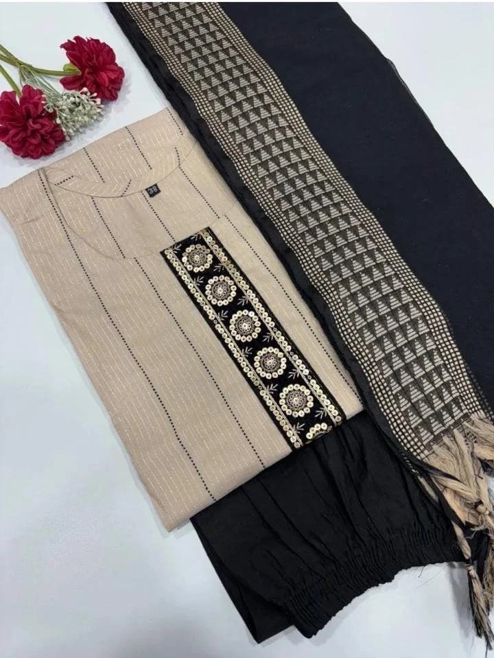 Chudithar Set with Pant and Dhupta - Townway product image 1