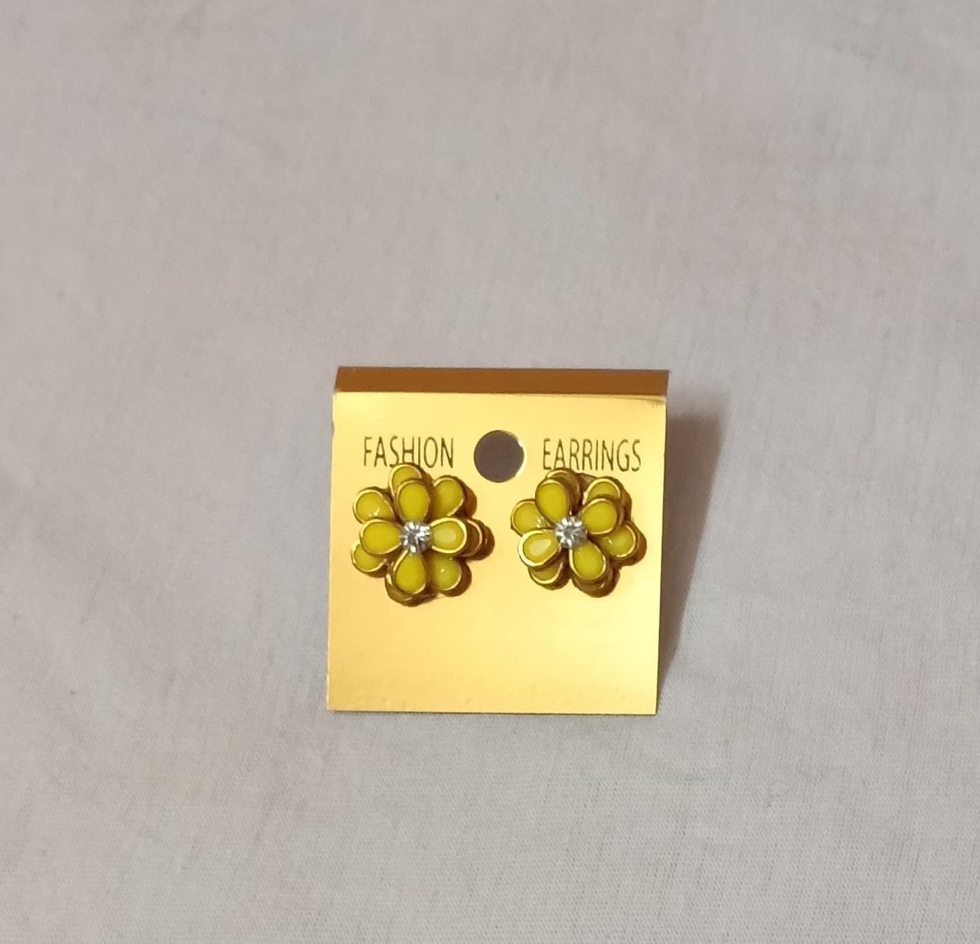 FANCY STUNNING EARRING YELLOW