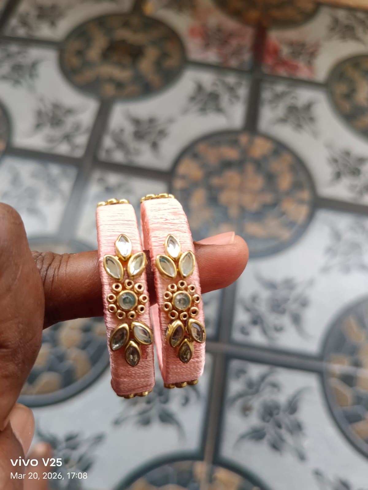 FANCY ELEGANT BANGLE