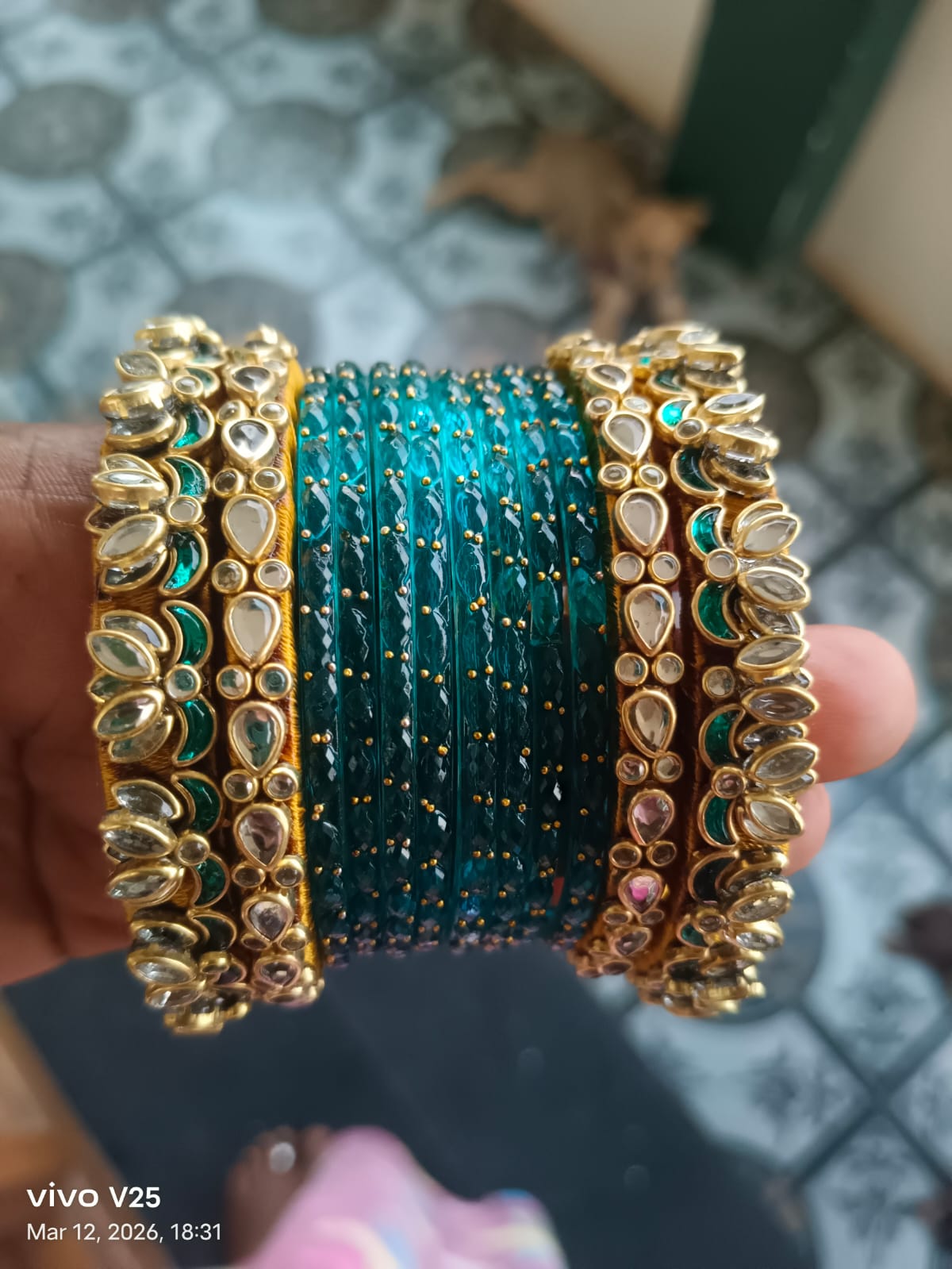 FANCY BANGLE