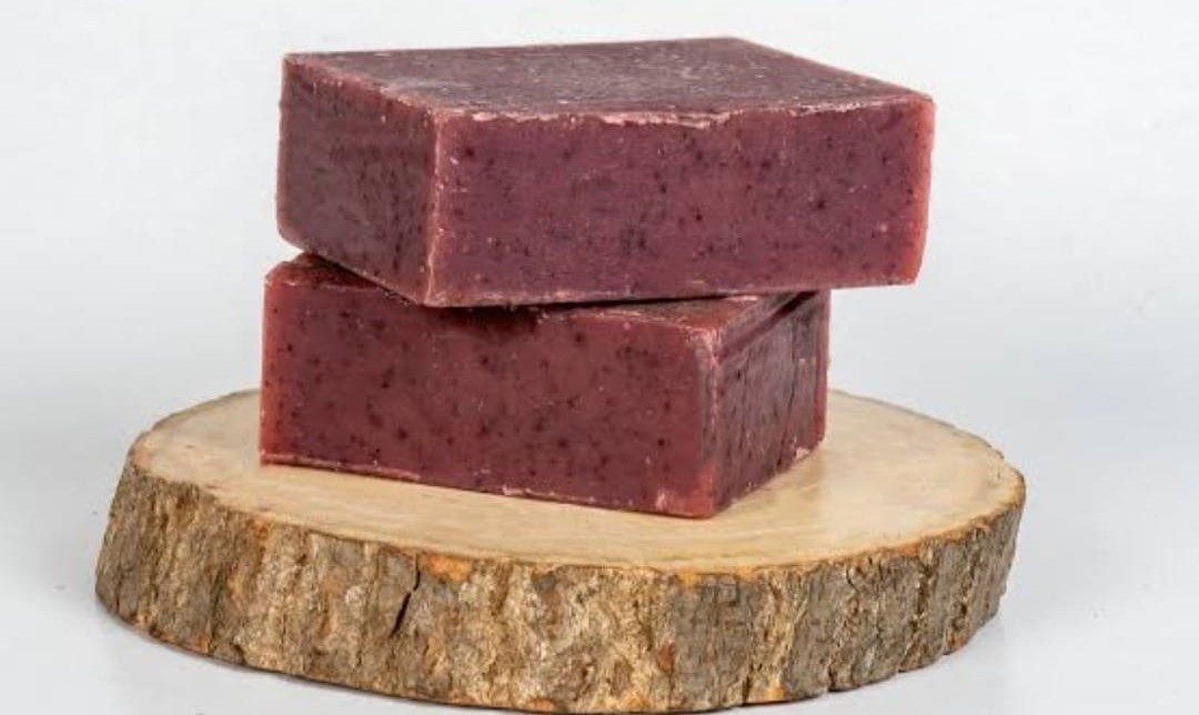 LYENCOCO RED SANDAL SOAP