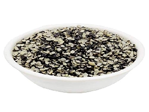 Black Urad dal Splitted (Karuppu Ulunthu)