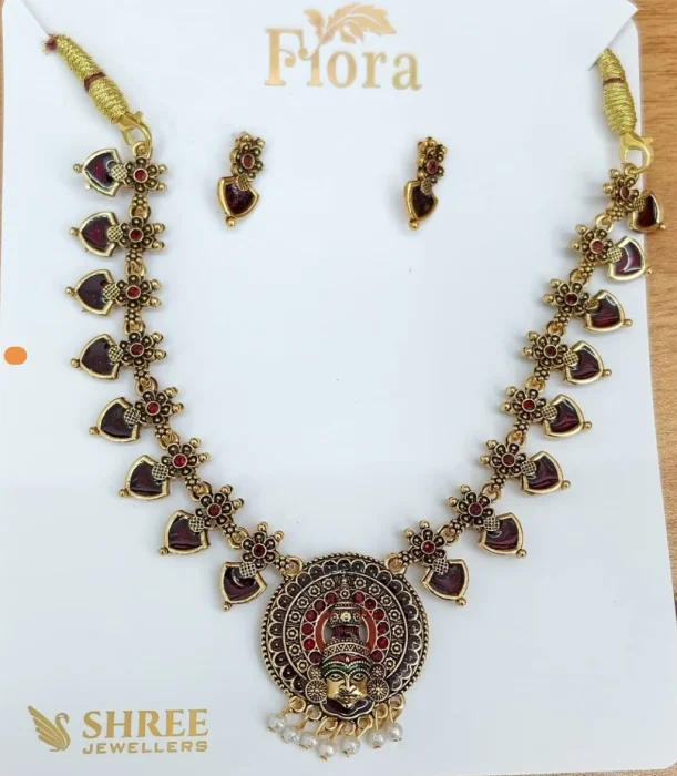 Beautiful Kathak pendant necklace with earrings