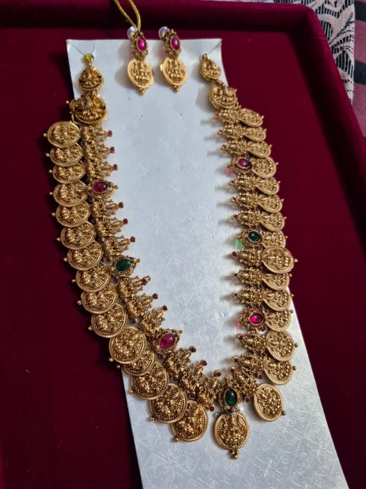 Lakshmi Haram with earrings
